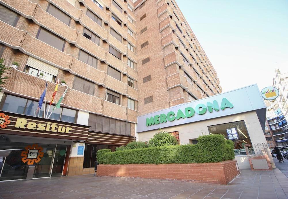 Triana In Hotel 24H Севиля Екстериор снимка